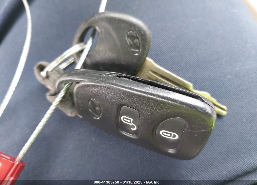 2009 HYUNDAI SANTA FE GLS VIN: 5NMSG13D09H312230