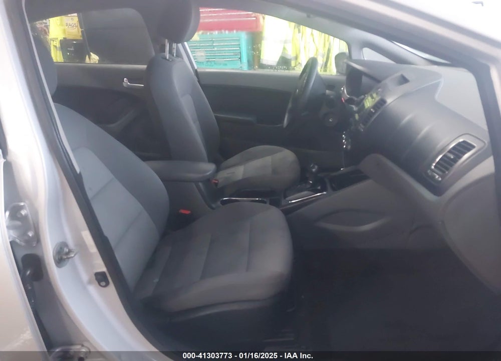 2018 KIA FORTE LX VIN: 3KPFK4A75JE193200
