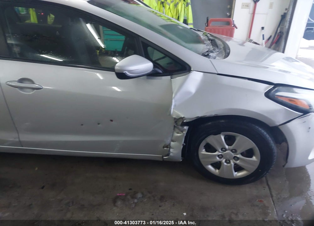 2018 KIA FORTE LX VIN: 3KPFK4A75JE193200