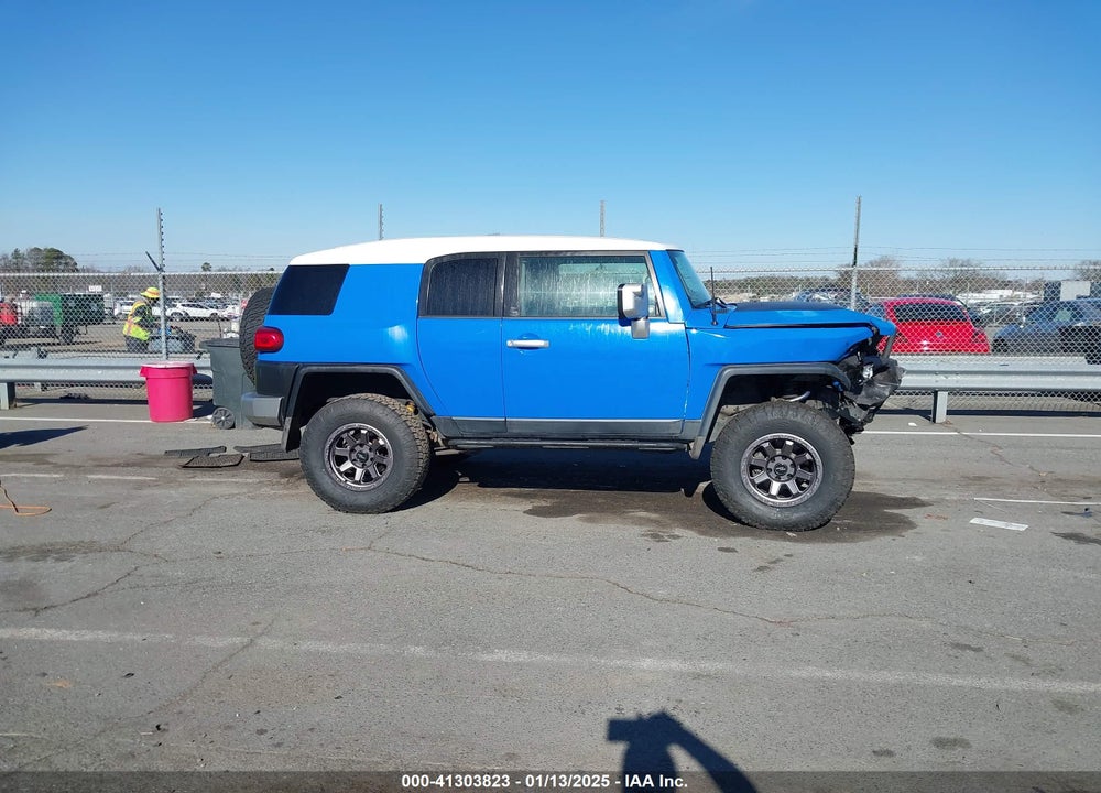 2007 TOYOTA FJ CRUISER VIN: JTEBU11F570049674