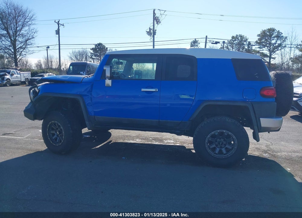 2007 TOYOTA FJ CRUISER VIN: JTEBU11F570049674