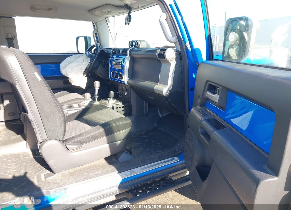 2007 TOYOTA FJ CRUISER VIN: JTEBU11F570049674
