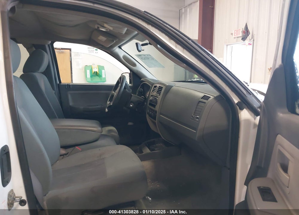 2005 DODGE DAKOTA SLT VIN: 1D7HW42N35S145309
