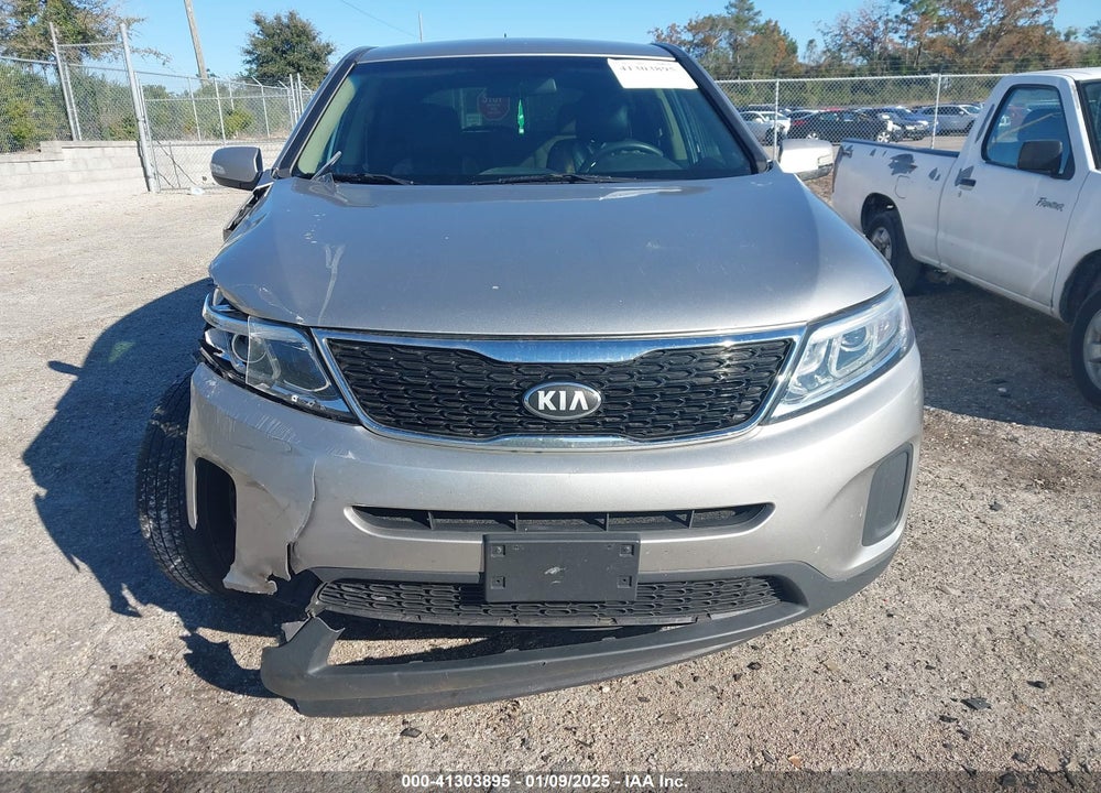 2014 KIA SORENTO LX VIN: 5XYKT3A66EG477120