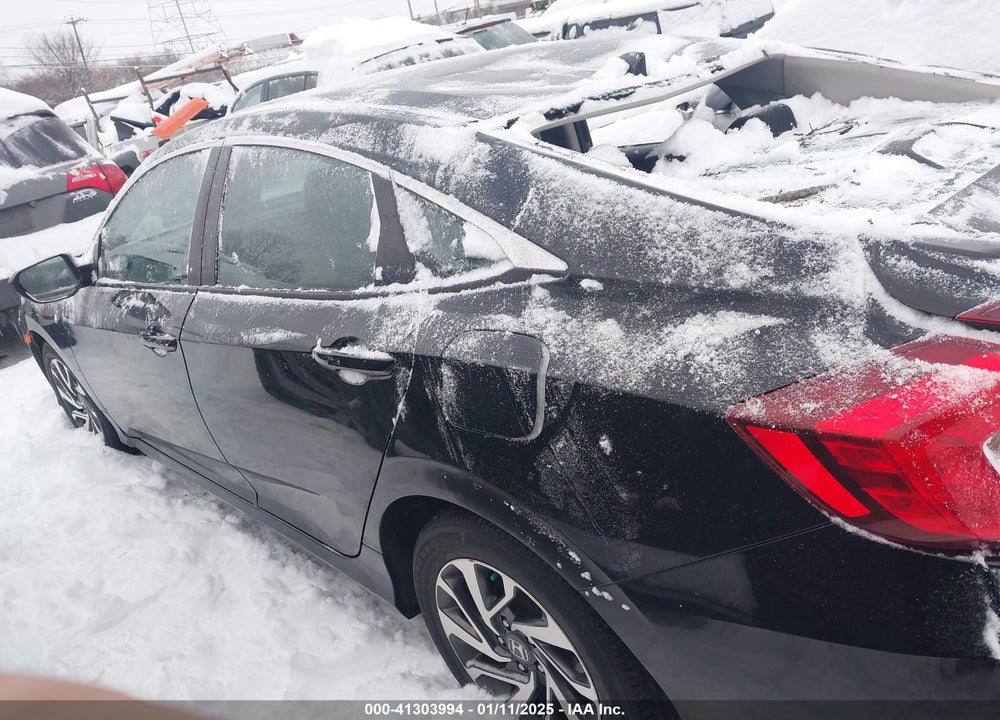 2018 HONDA CIVIC VIN: 19XFC2F85JE026807