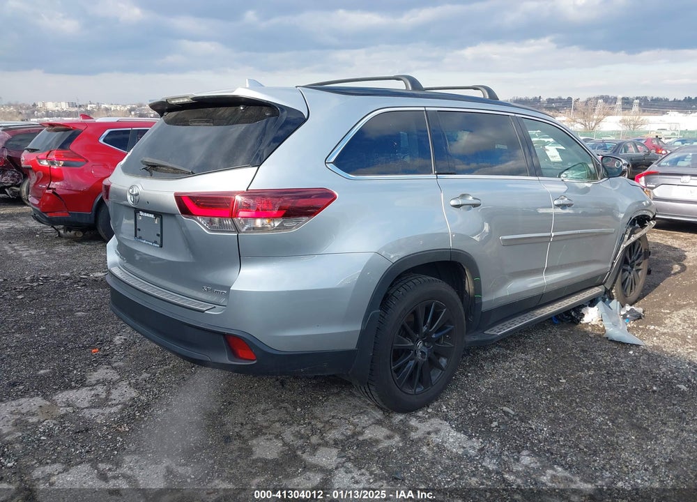 2019 TOYOTA HIGHLANDER SE VIN: 5TDJZRFH5KS606423