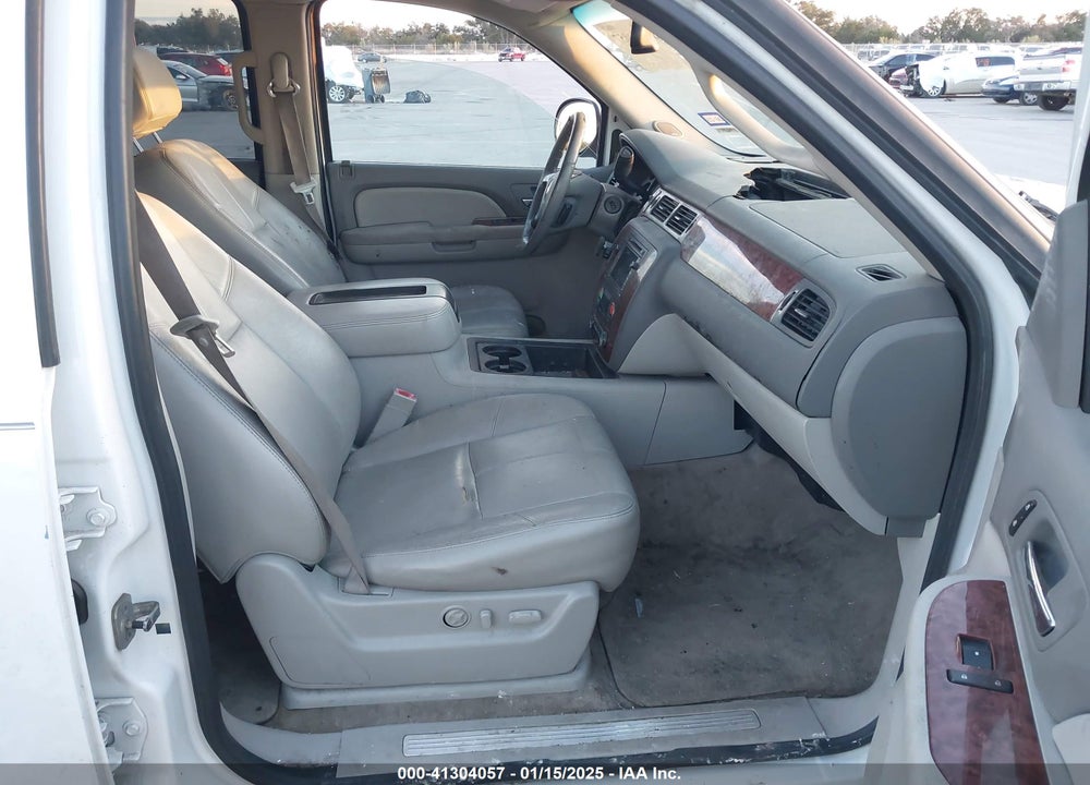 2008 CHEVROLET SUBURBAN 1500 LT VIN: 1GNFC16048R229603