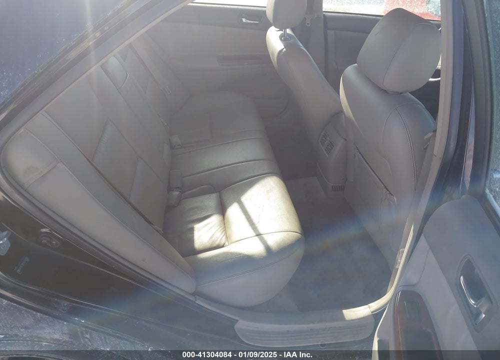2005 TOYOTA CAMRY XLE V6 VIN: 4T1BF30K15U100680