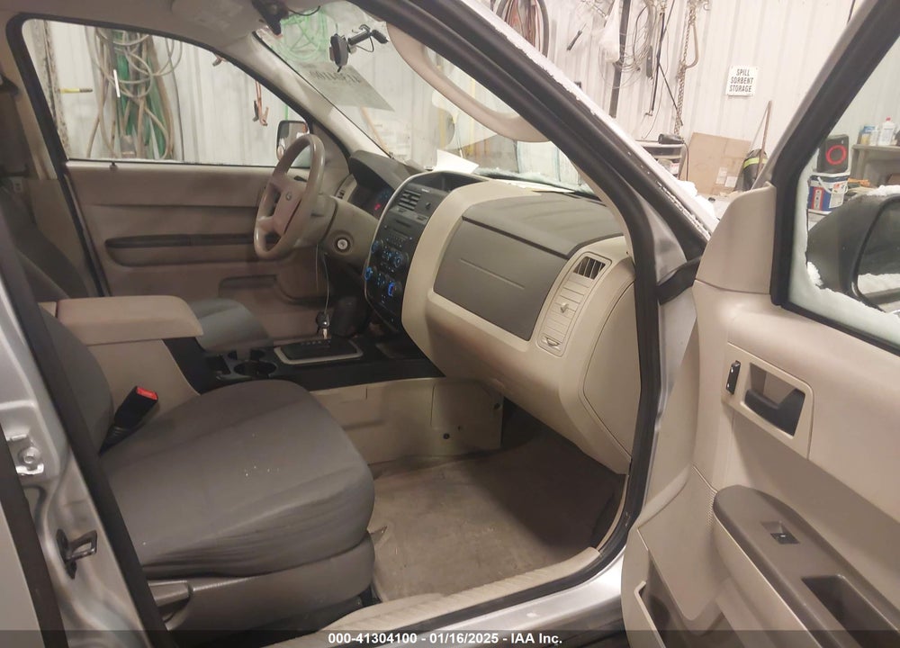 2011 FORD ESCAPE XLS VIN: 1FMCU0C77BKA92074