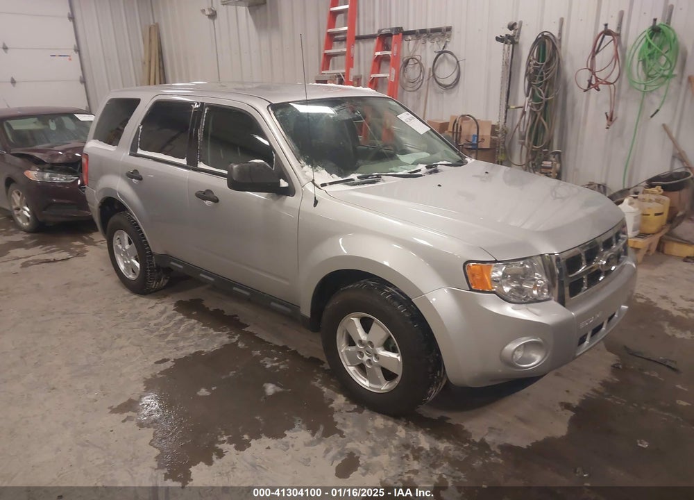 2011 FORD ESCAPE XLS VIN: 1FMCU0C77BKA92074