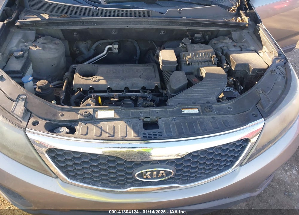 2011 KIA SORENTO LX VIN: 5XYKTCA13BG072977