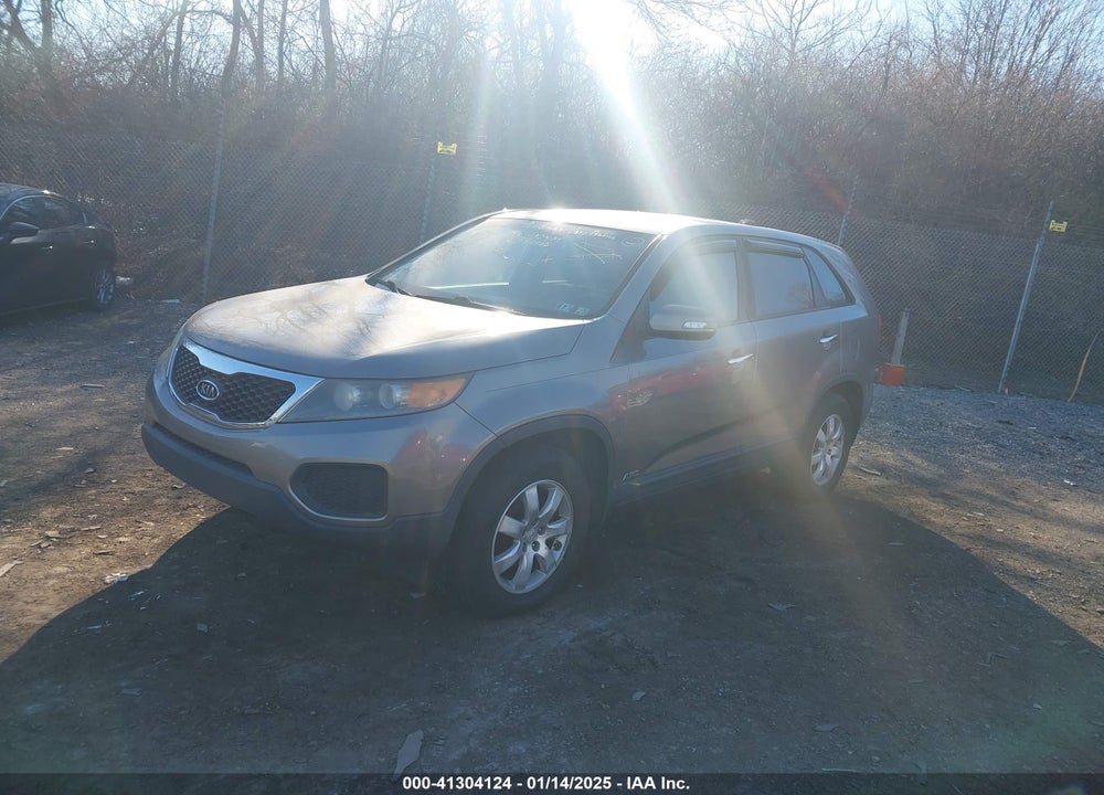 2011 KIA SORENTO LX VIN: 5XYKTCA13BG072977