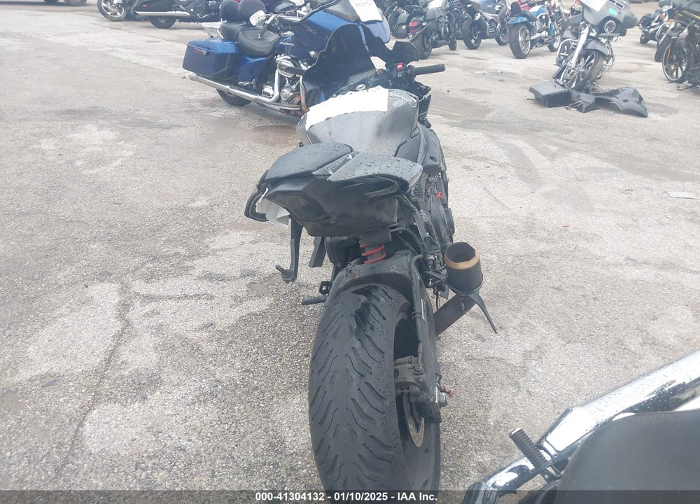 2017 YAMAHA FZ10 C VIN: JYARN48Y6HA000354