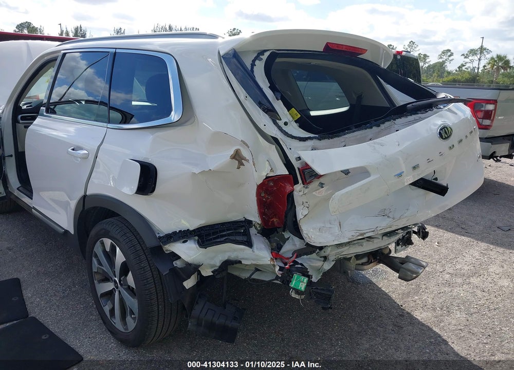 2021 KIA TELLURIDE S VIN: 5XYP64HCXMG116924