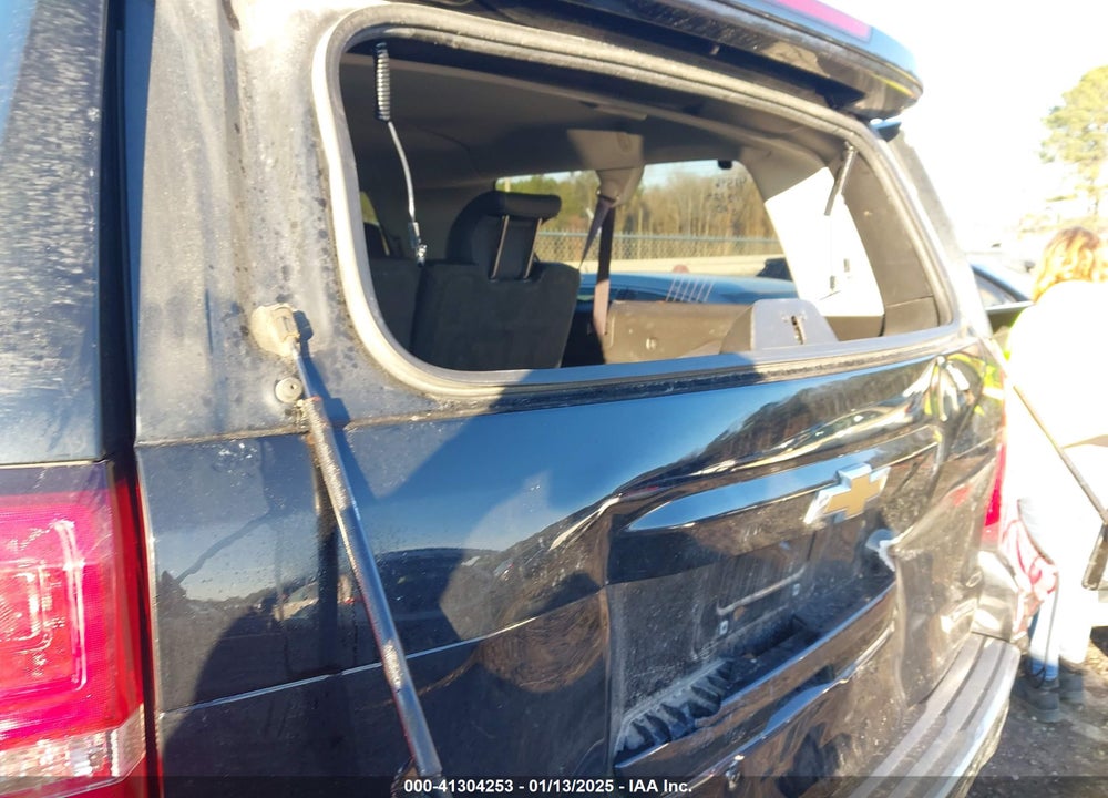 2017 CHEVROLET SUBURBAN PREMIER VIN: 1GNSKJKC6HR274317
