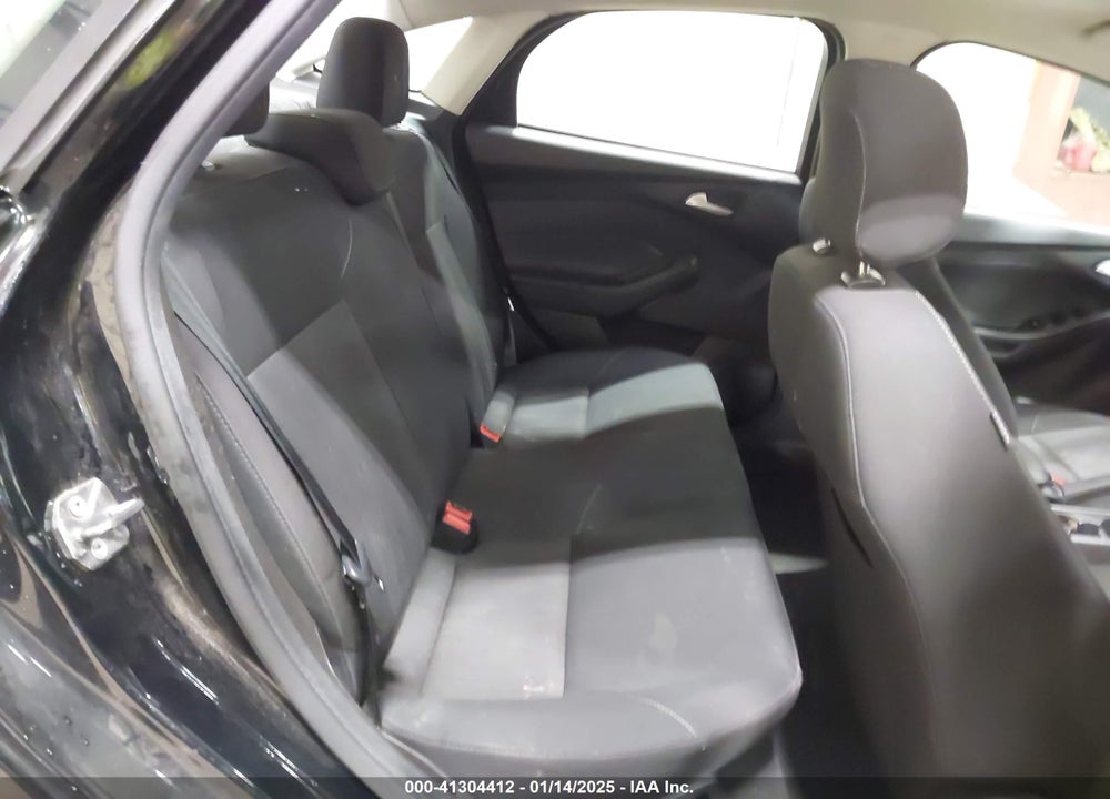 2018 FORD FOCUS VIN: 1FADP3FE8JL233292