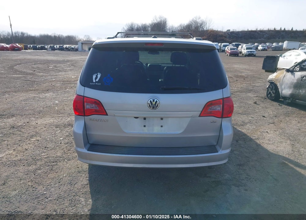 2011 VOLKSWAGEN ROUTAN SE VIN: 2V4RW3DGXBR695438