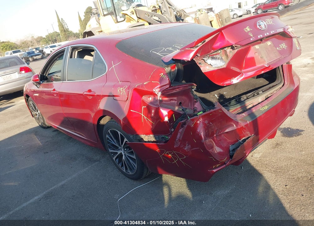 2018 TOYOTA CAMRY VIN: 4T1B11HK8JU657281