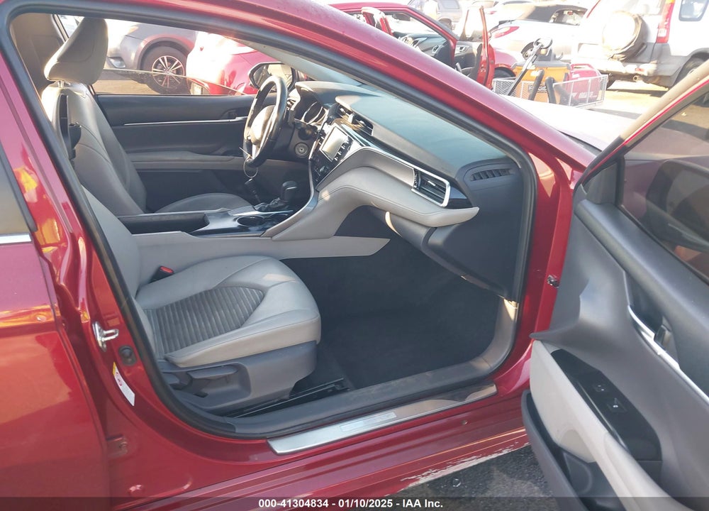 2018 TOYOTA CAMRY VIN: 4T1B11HK8JU657281