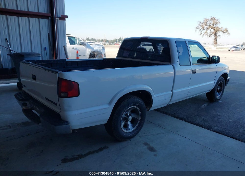 1998 CHEVROLET S-10 LS FLEETSIDE VIN: 1GCCS19X2W8115139