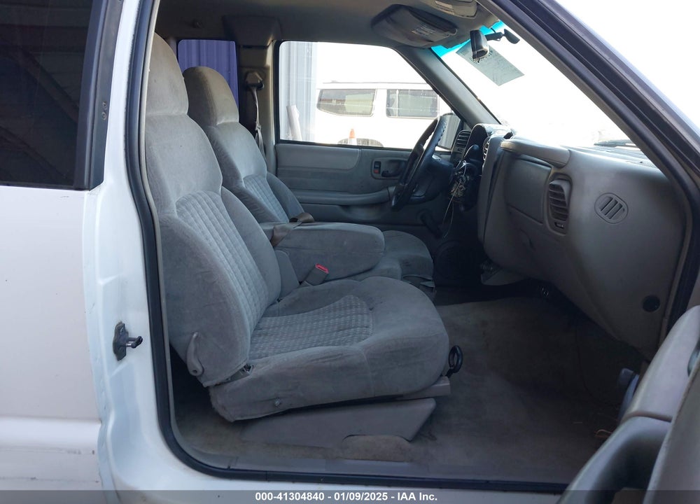 1998 CHEVROLET S-10 LS FLEETSIDE VIN: 1GCCS19X2W8115139