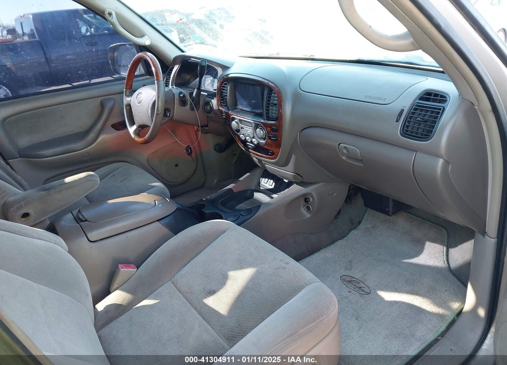 2005 TOYOTA SEQUOIA SR5 V8 VIN: 5TDZT34A35S246838