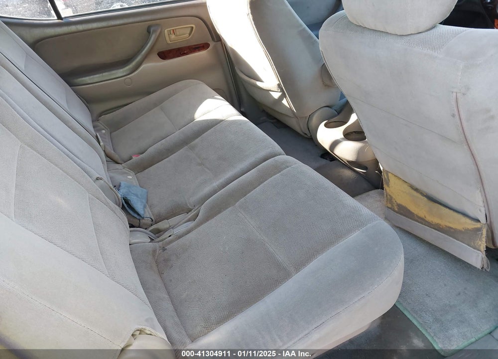 2005 TOYOTA SEQUOIA SR5 V8 VIN: 5TDZT34A35S246838