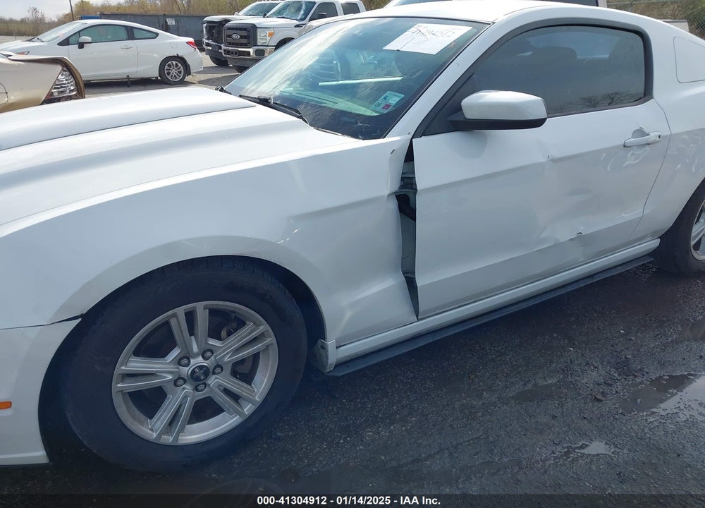 2014 FORD MUSTANG V6 VIN: 1ZVBP8AM2E5203080