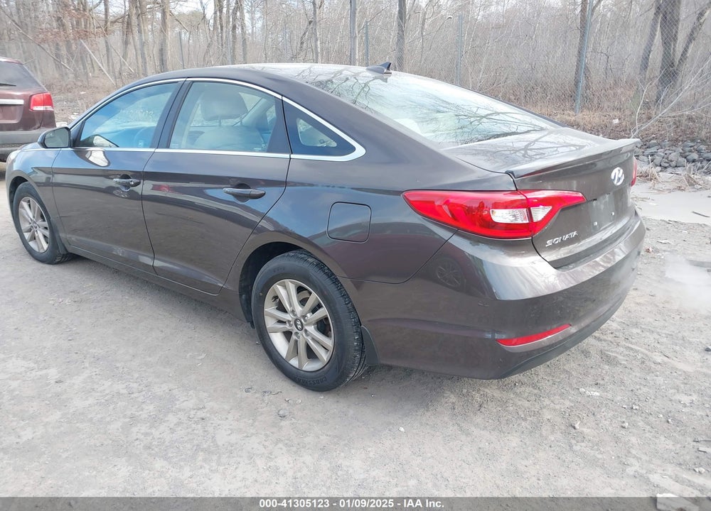 2015 HYUNDAI SONATA SE VIN: 5NPE24AF6FH230891