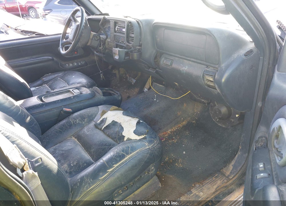 1998 GMC SUBURBAN 1500 SL VIN: 1GKFK16R7WJ700525