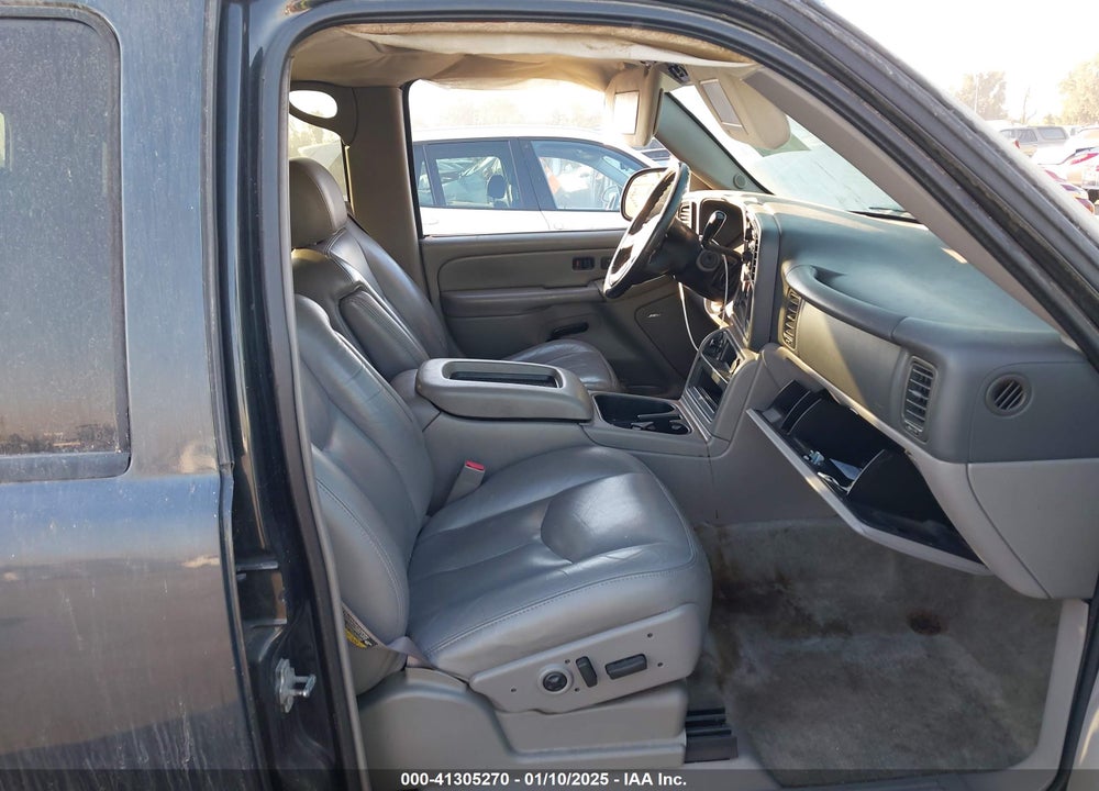 2004 CHEVROLET TAHOE LT VIN: 1GNEC13T54R224589