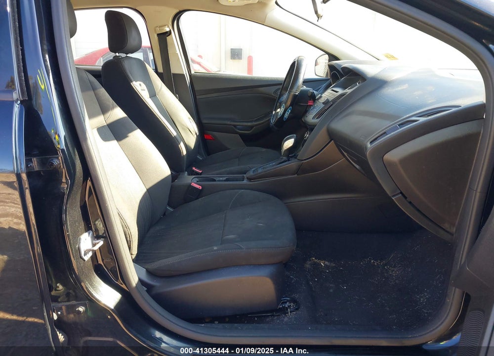 2015 FORD FOCUS VIN: 1FADP3E21FL365244