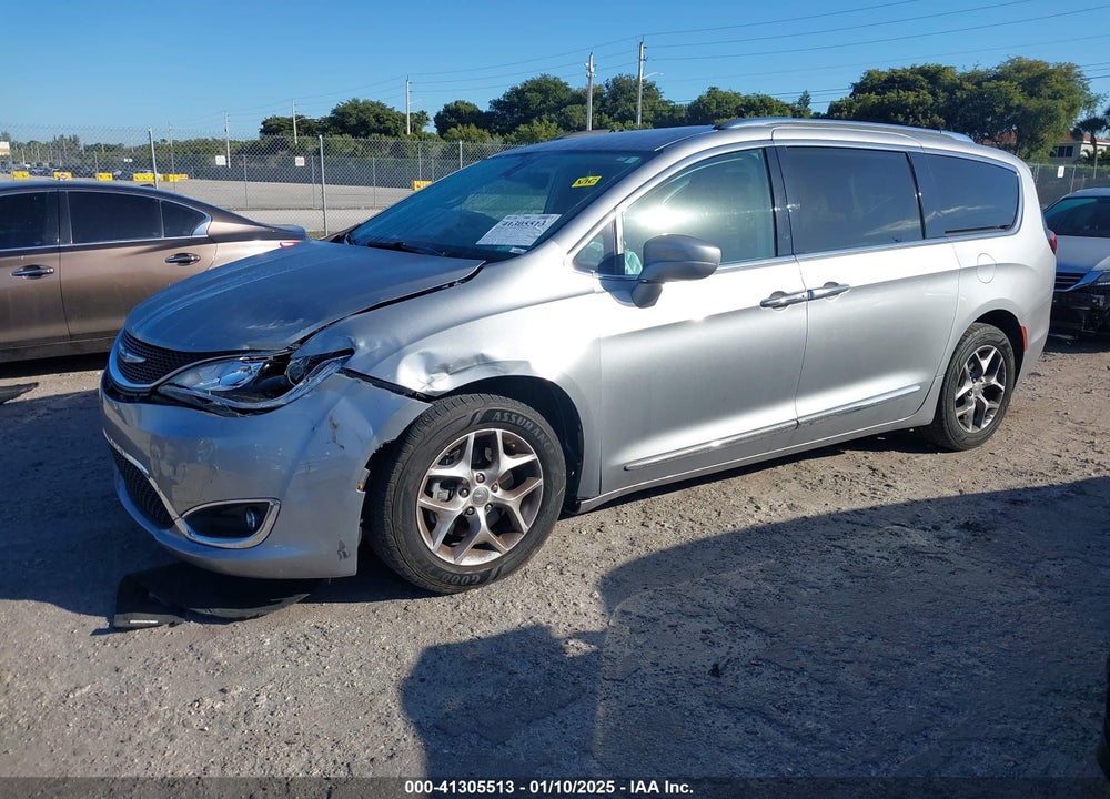 2020 CHRYSLER PACIFICA TOURING L PLUS VIN: 2C4RC1EG2LR121200