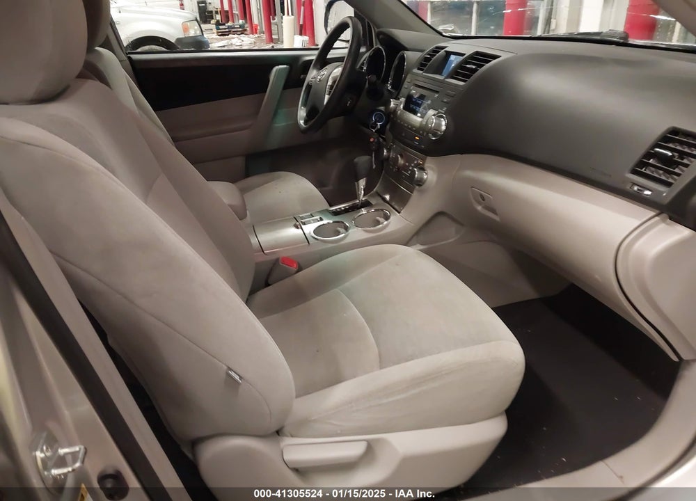 2011 TOYOTA HIGHLANDER SE VIN: 5TDBK3EH3BS070031