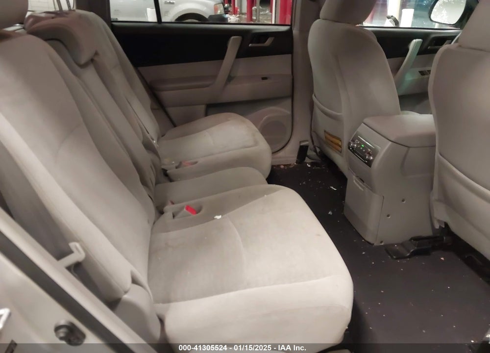 2011 TOYOTA HIGHLANDER SE VIN: 5TDBK3EH3BS070031