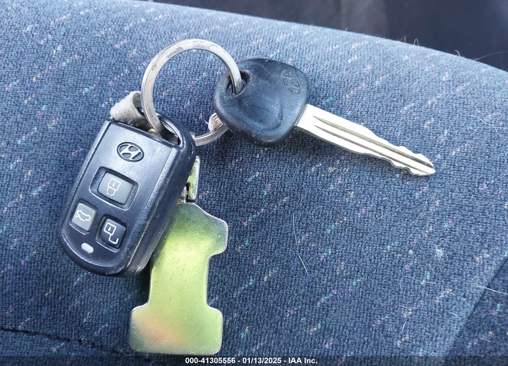 2005 HYUNDAI SONATA GL VIN: KMHWF25S25A176138