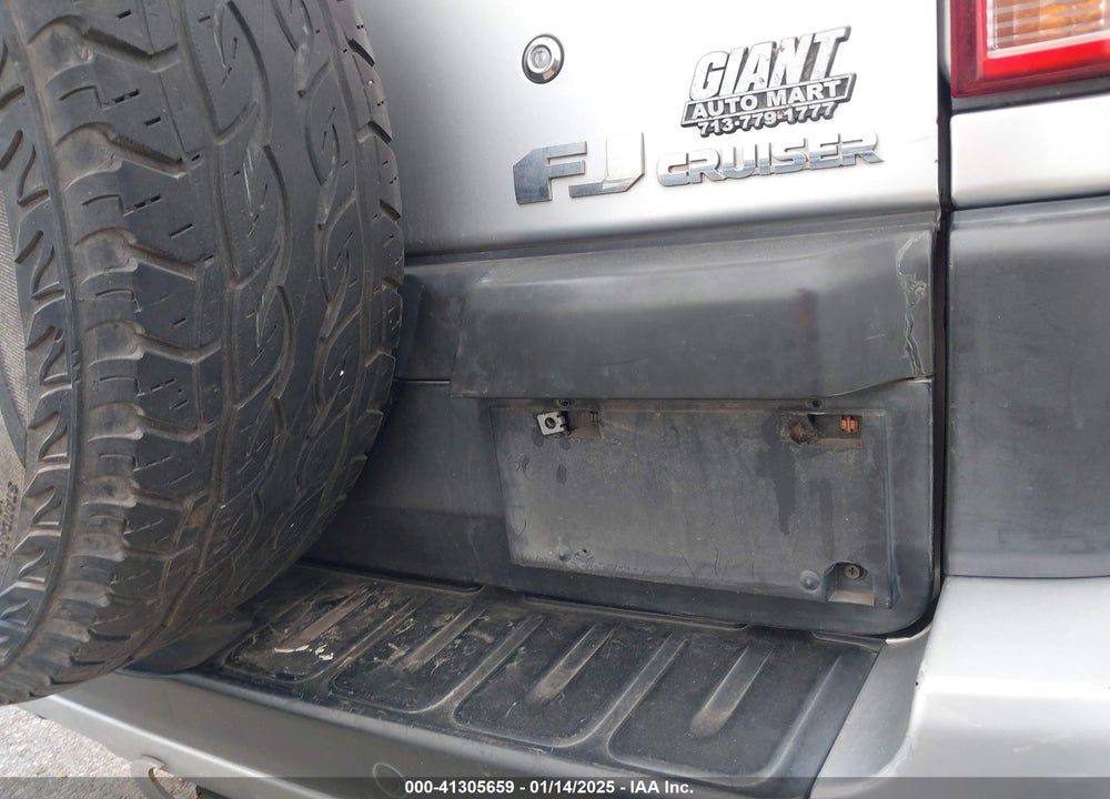 2007 TOYOTA FJ CRUISER VIN: JTEZU11F470008421
