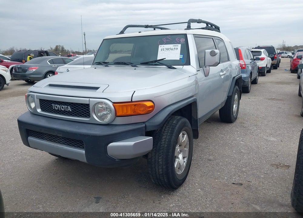 2007 TOYOTA FJ CRUISER VIN: JTEZU11F470008421