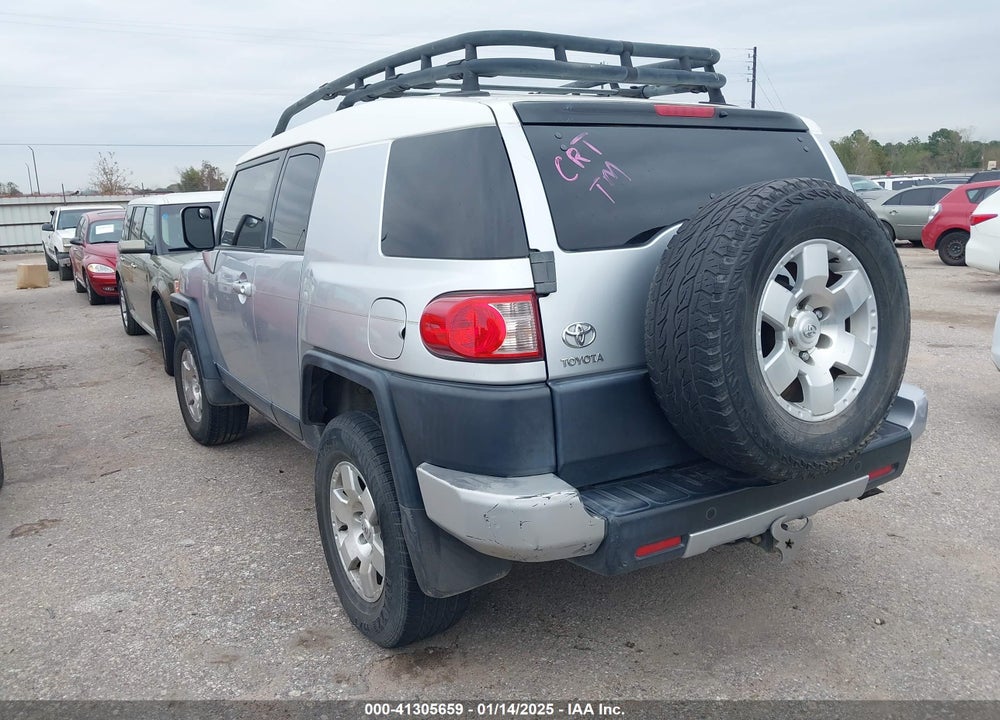 2007 TOYOTA FJ CRUISER VIN: JTEZU11F470008421