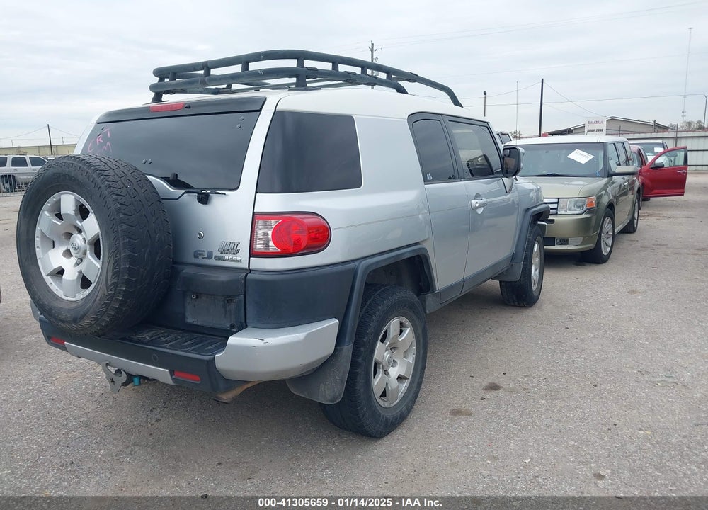 2007 TOYOTA FJ CRUISER VIN: JTEZU11F470008421