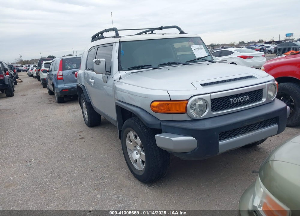 2007 TOYOTA FJ CRUISER VIN: JTEZU11F470008421