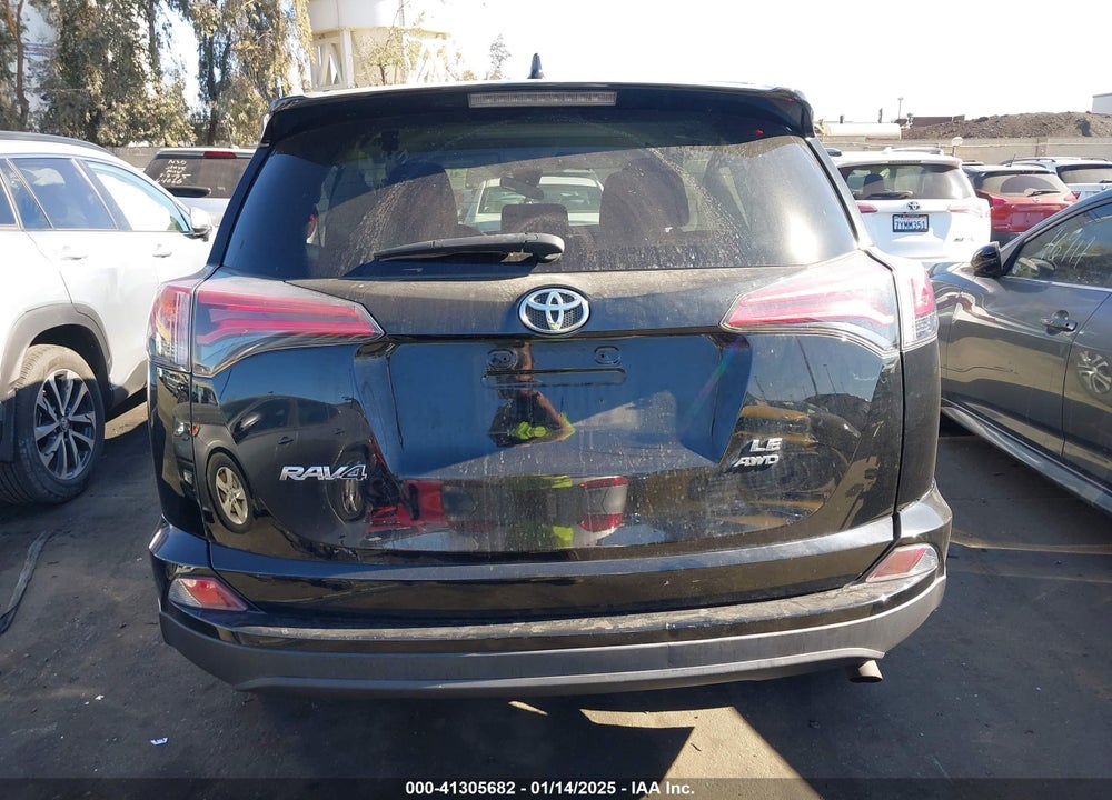 2018 TOYOTA RAV4 LE VIN: 2T3BFREV3JW792416