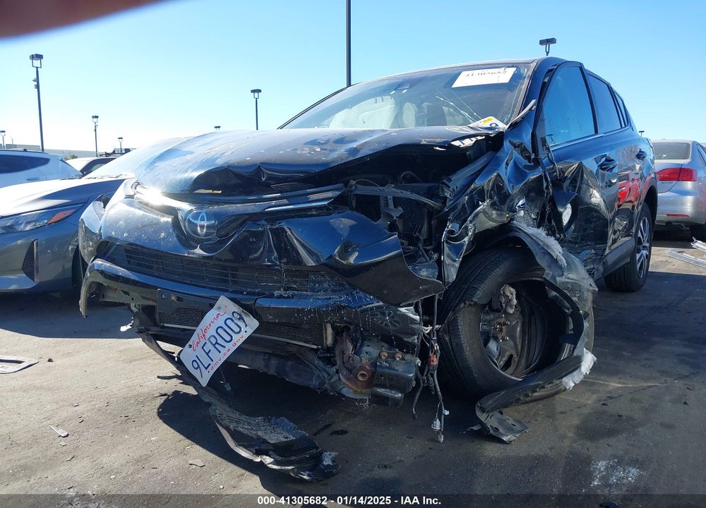 2018 TOYOTA RAV4 LE VIN: 2T3BFREV3JW792416
