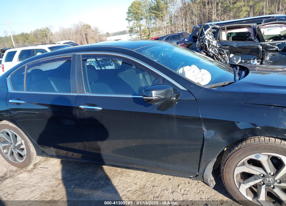 2017 HONDA ACCORD EX VIN: 1HGCR2F70HA150927