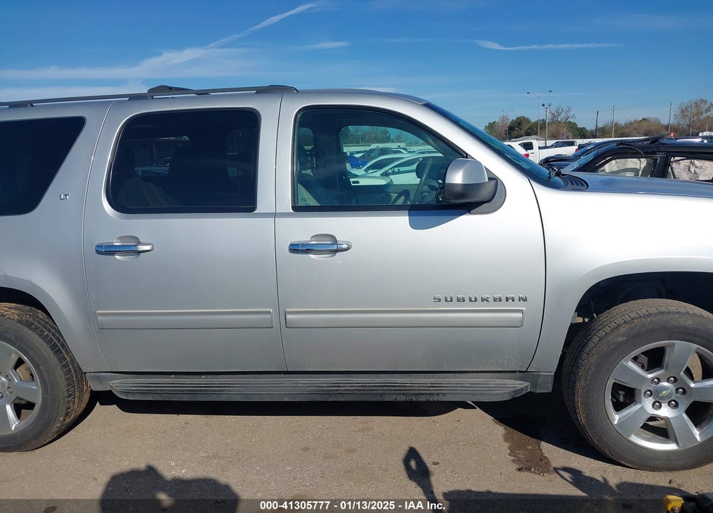 2014 CHEVROLET SUBURBAN 1500 LT VIN: 1GNSCJE0XER131638