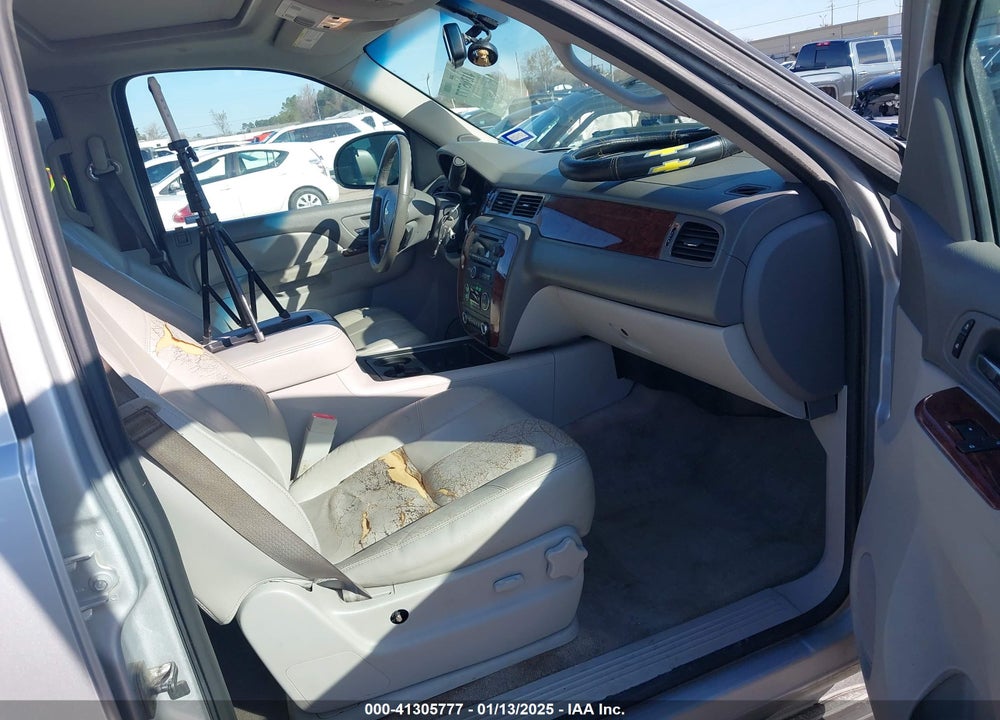 2014 CHEVROLET SUBURBAN 1500 LT VIN: 1GNSCJE0XER131638