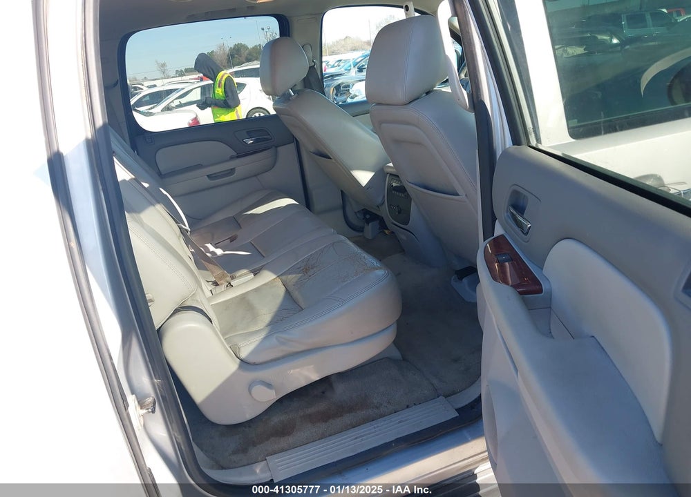 2014 CHEVROLET SUBURBAN 1500 LT VIN: 1GNSCJE0XER131638