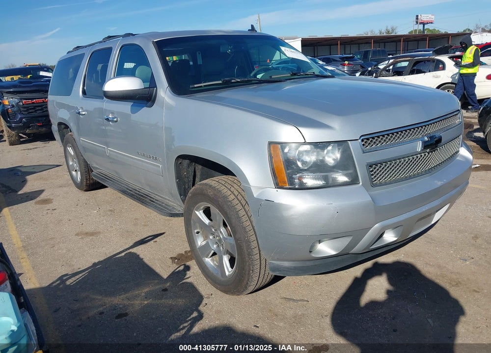 2014 CHEVROLET SUBURBAN 1500 LT VIN: 1GNSCJE0XER131638