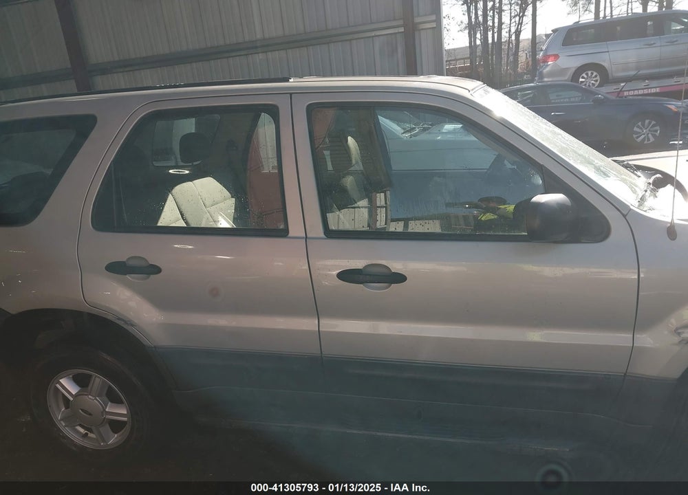 2003 FORD ESCAPE XLS VIN: 1FMYU02113KC16800