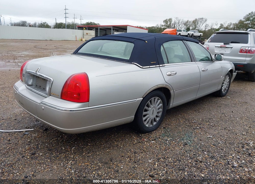 2005 LINCOLN TOWN CAR SIGNATURE VIN: 1LNHM81W75Y629686